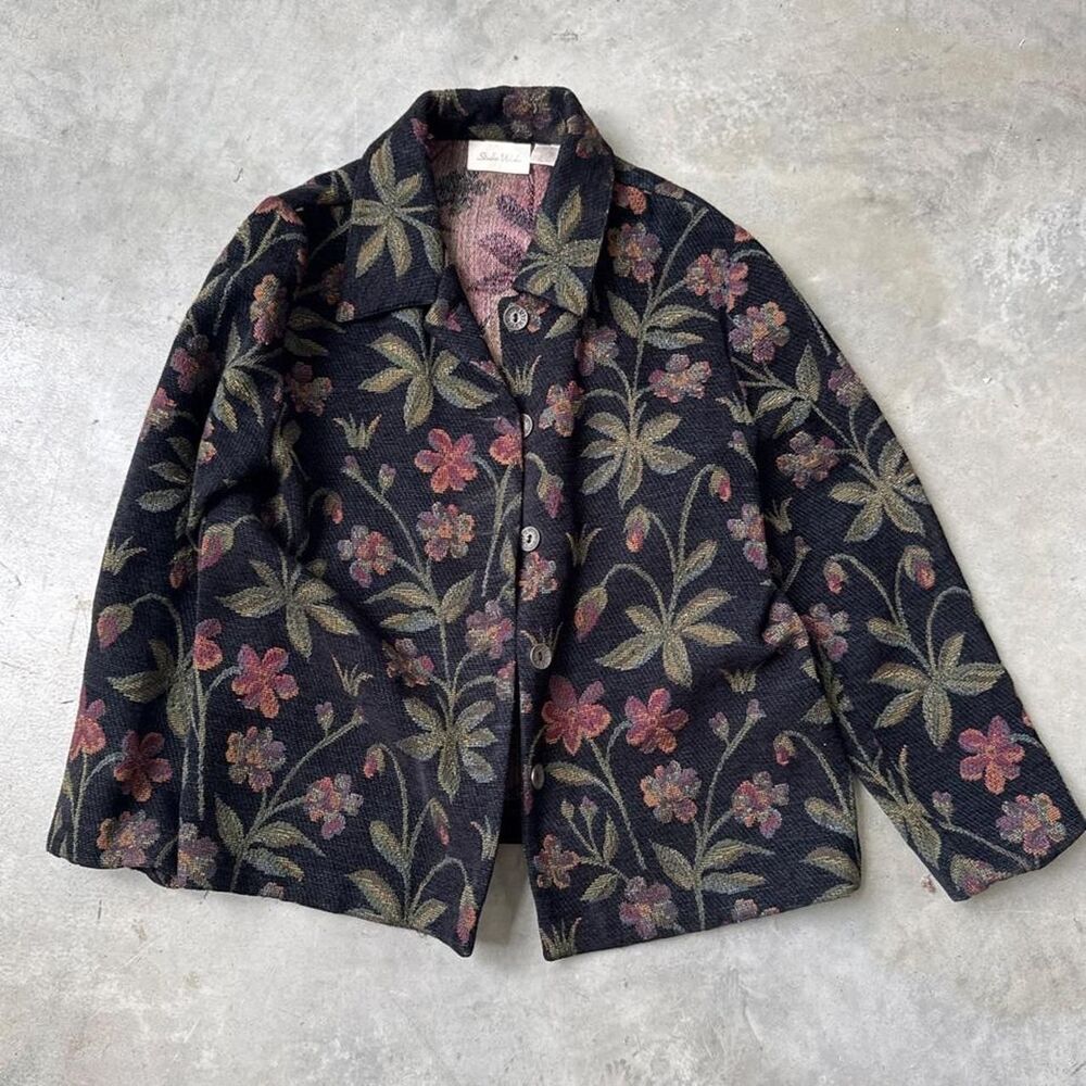 Black floral print blazer with button-up front and collar